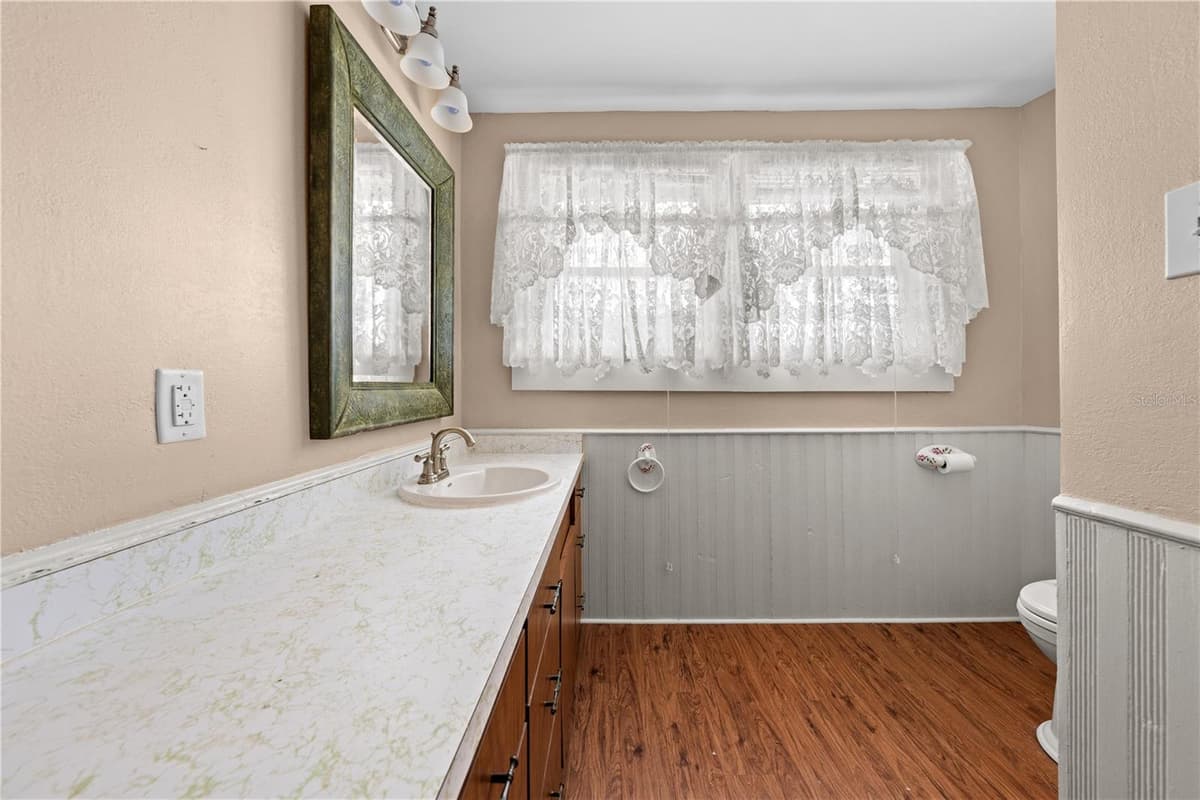 212 CLYDE AVENUE — photo 30 of 97