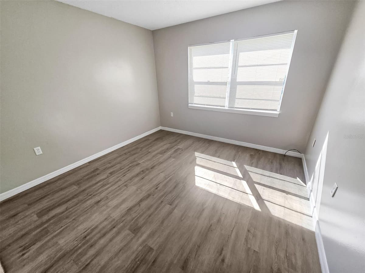 955 KNOX MCRAE DRIVE — photo 10 of 11