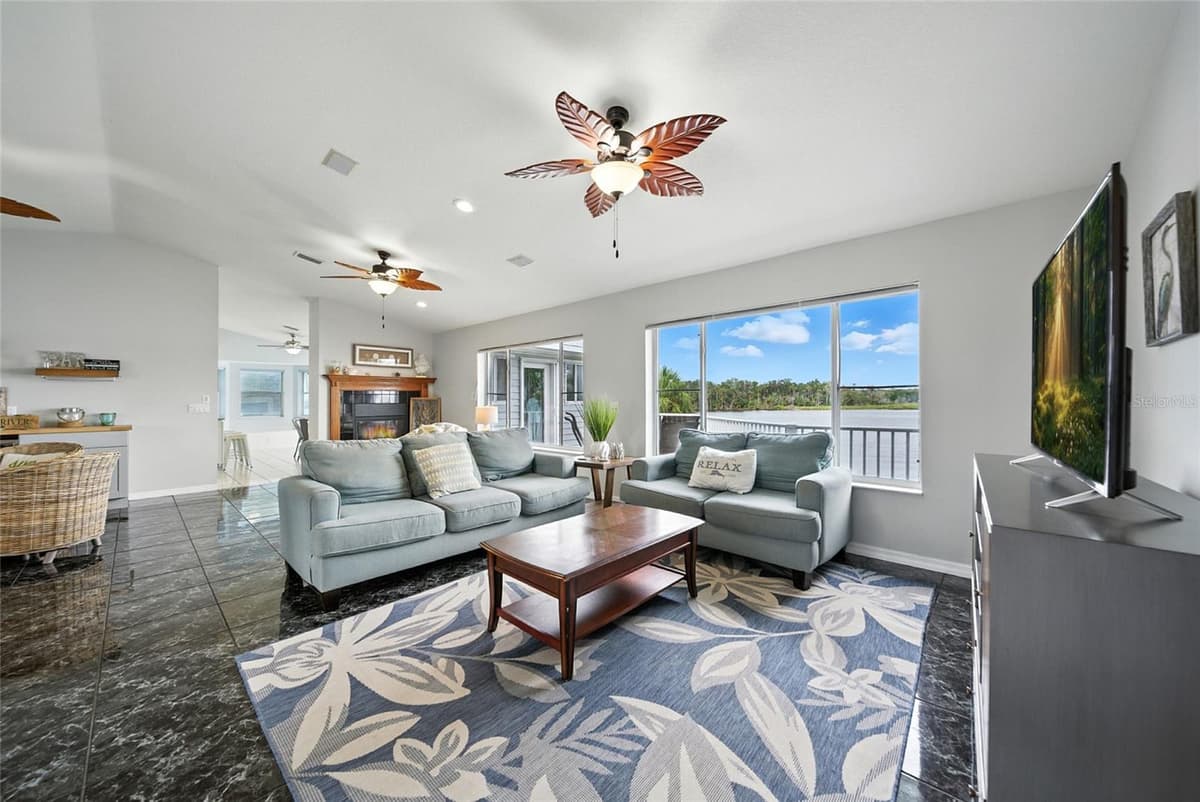 2435 WATERSEDGE DRIVE — photo 10 of 59