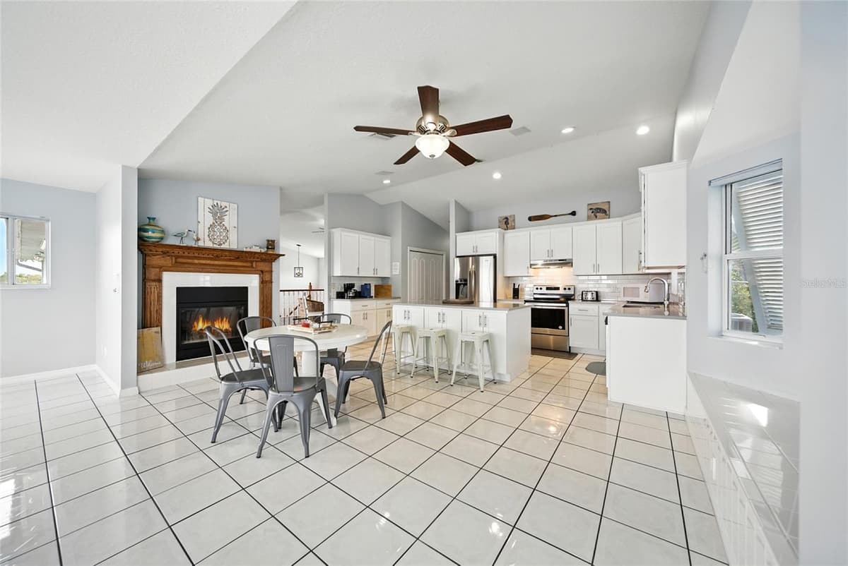 2435 WATERSEDGE DRIVE — photo 19 of 59