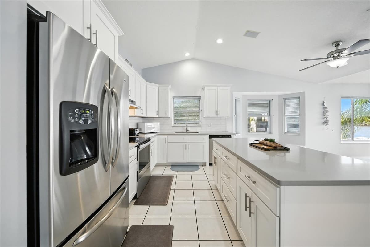 2435 WATERSEDGE DRIVE — photo 15 of 59