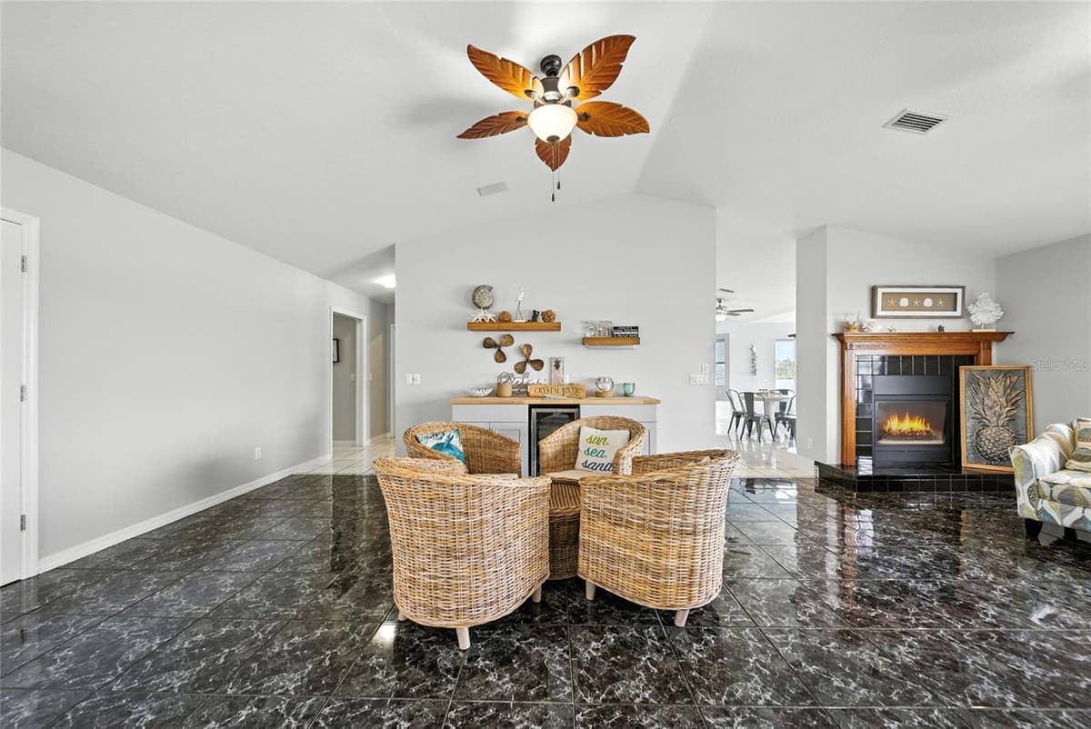 2435 WATERSEDGE DRIVE — photo 8 of 59