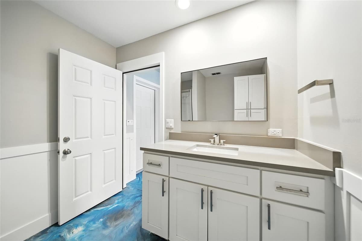 2435 WATERSEDGE DRIVE — photo 37 of 59