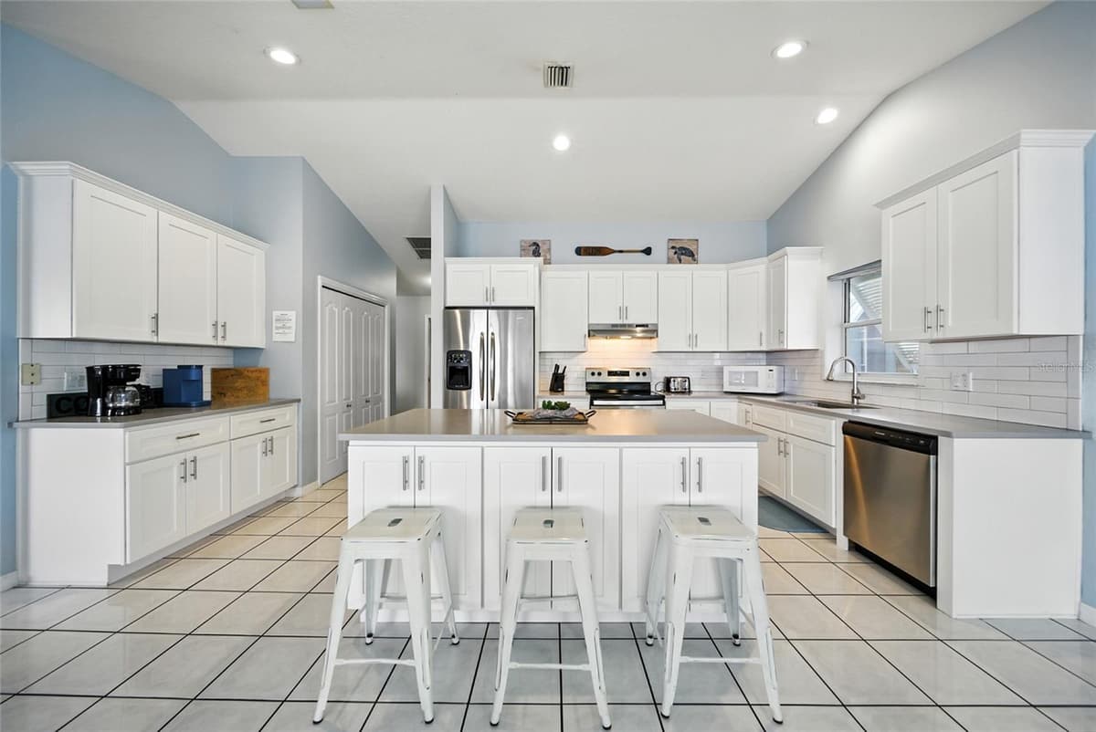 2435 WATERSEDGE DRIVE — photo 18 of 59