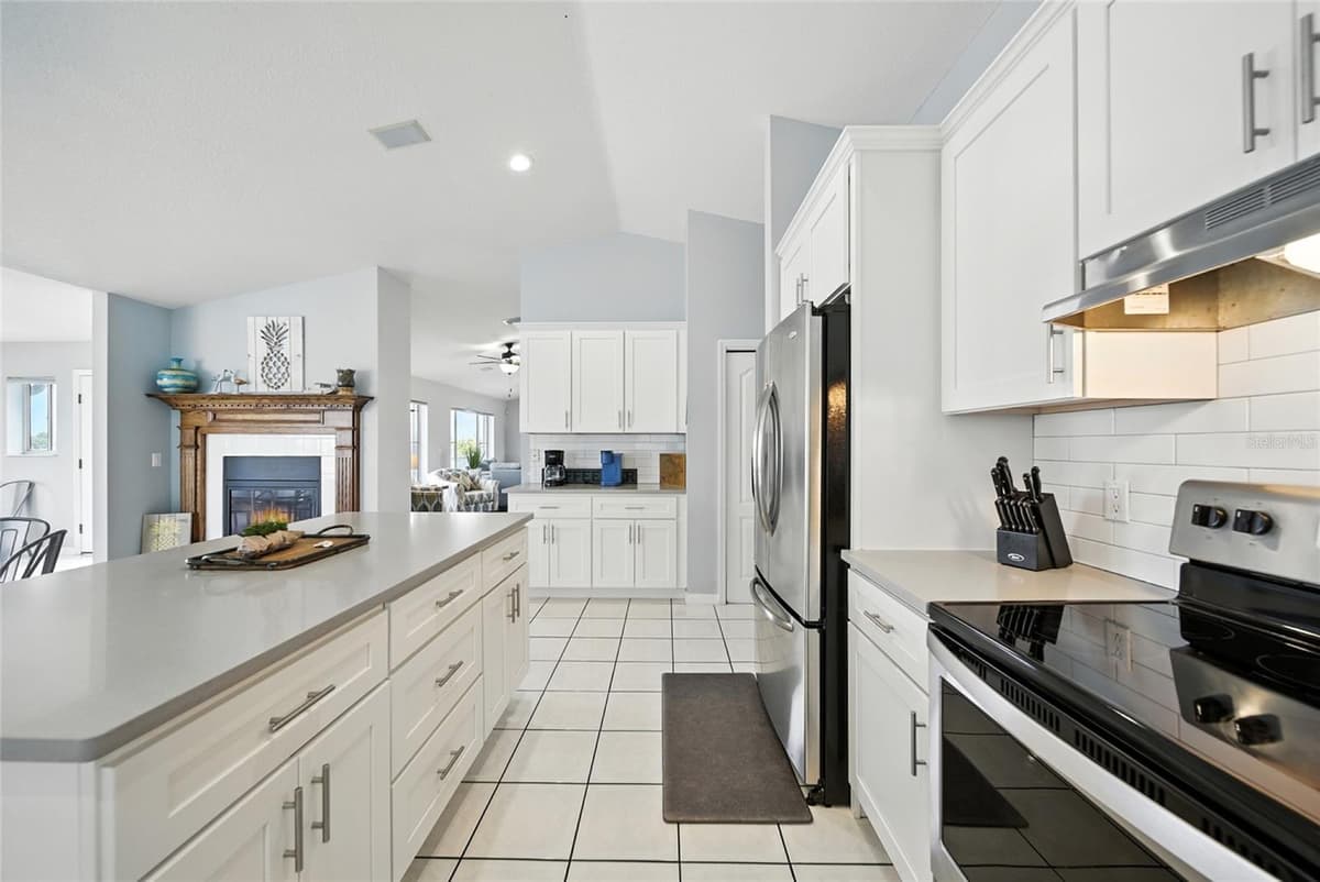 2435 WATERSEDGE DRIVE — photo 17 of 59