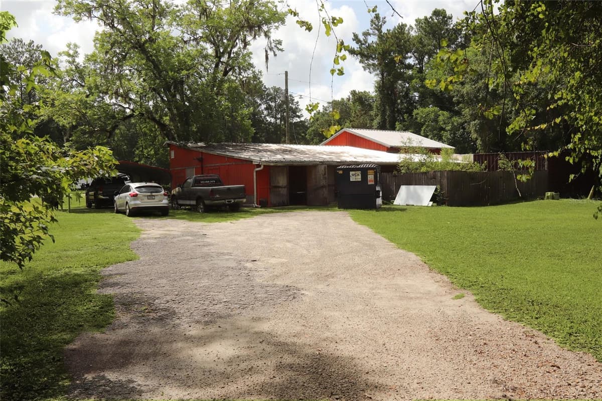 7220 US HIGHWAY 301 — photo 7 of 10