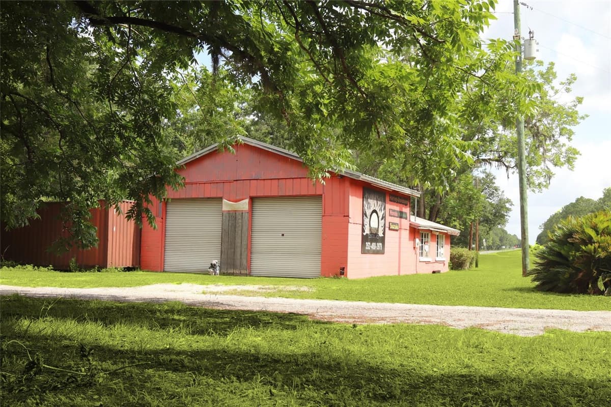 7220 US HIGHWAY 301 — photo 4 of 10