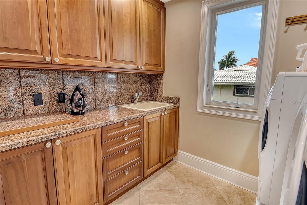591 PUTTING GREEN LANE — photo 54 of 68