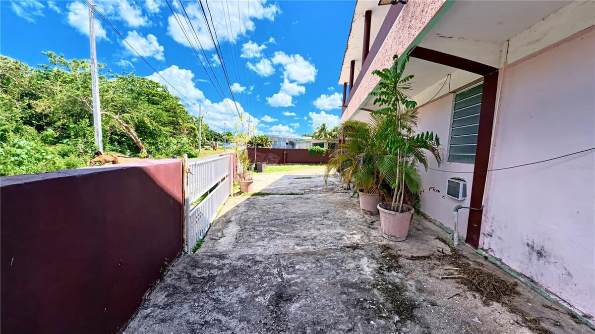 696 CALLE PRINCIPAL — photo 5 of 27