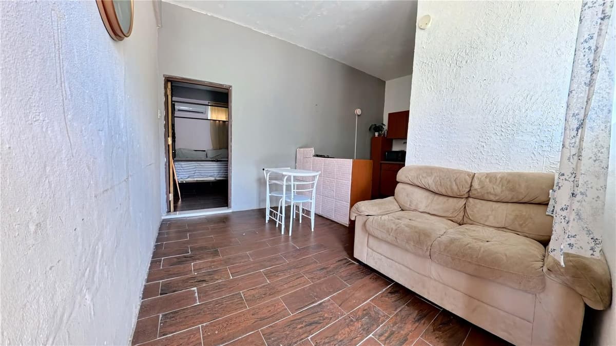 696 CALLE PRINCIPAL — photo 24 of 27