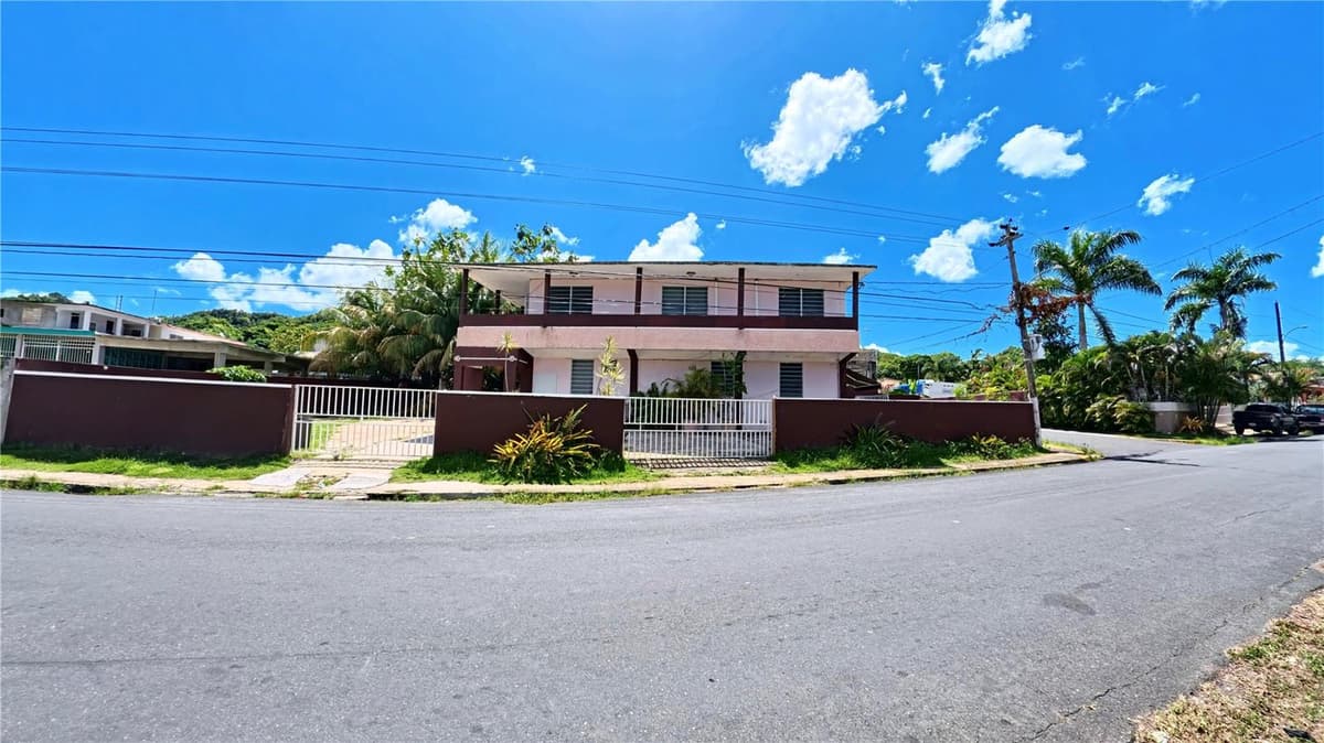 696 CALLE PRINCIPAL — photo 1 of 27