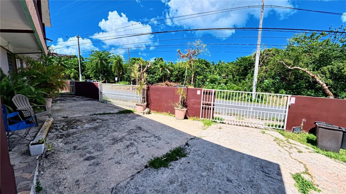 696 CALLE PRINCIPAL — photo 4 of 27