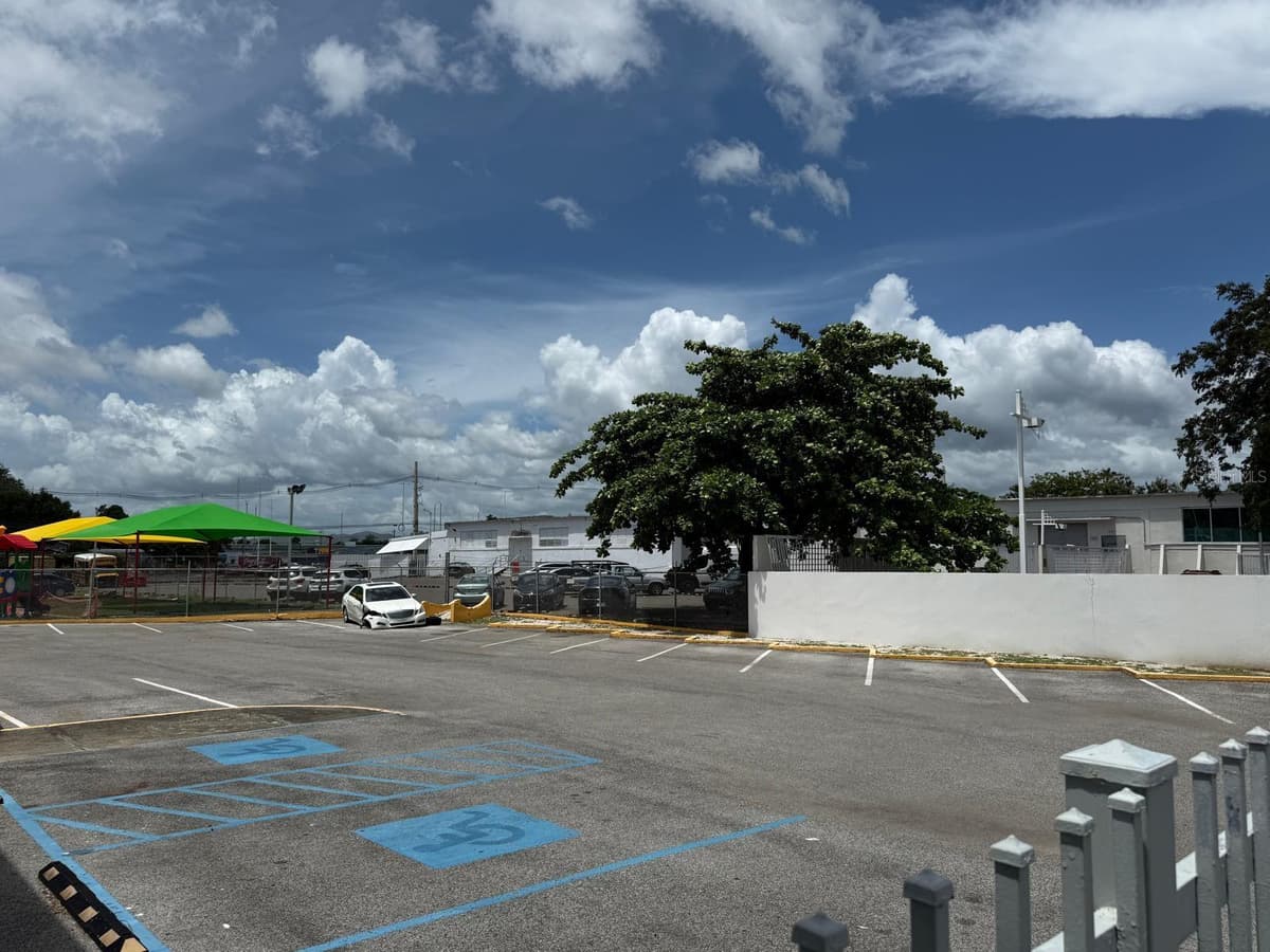 2822 AVE LAS AMÉRICAS — photo 10 of 13