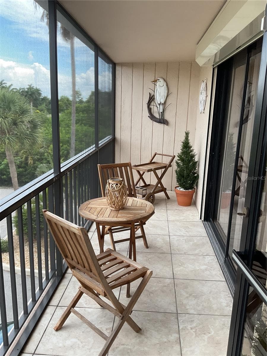 25188 MARION AVENUE — photo 8 of 41