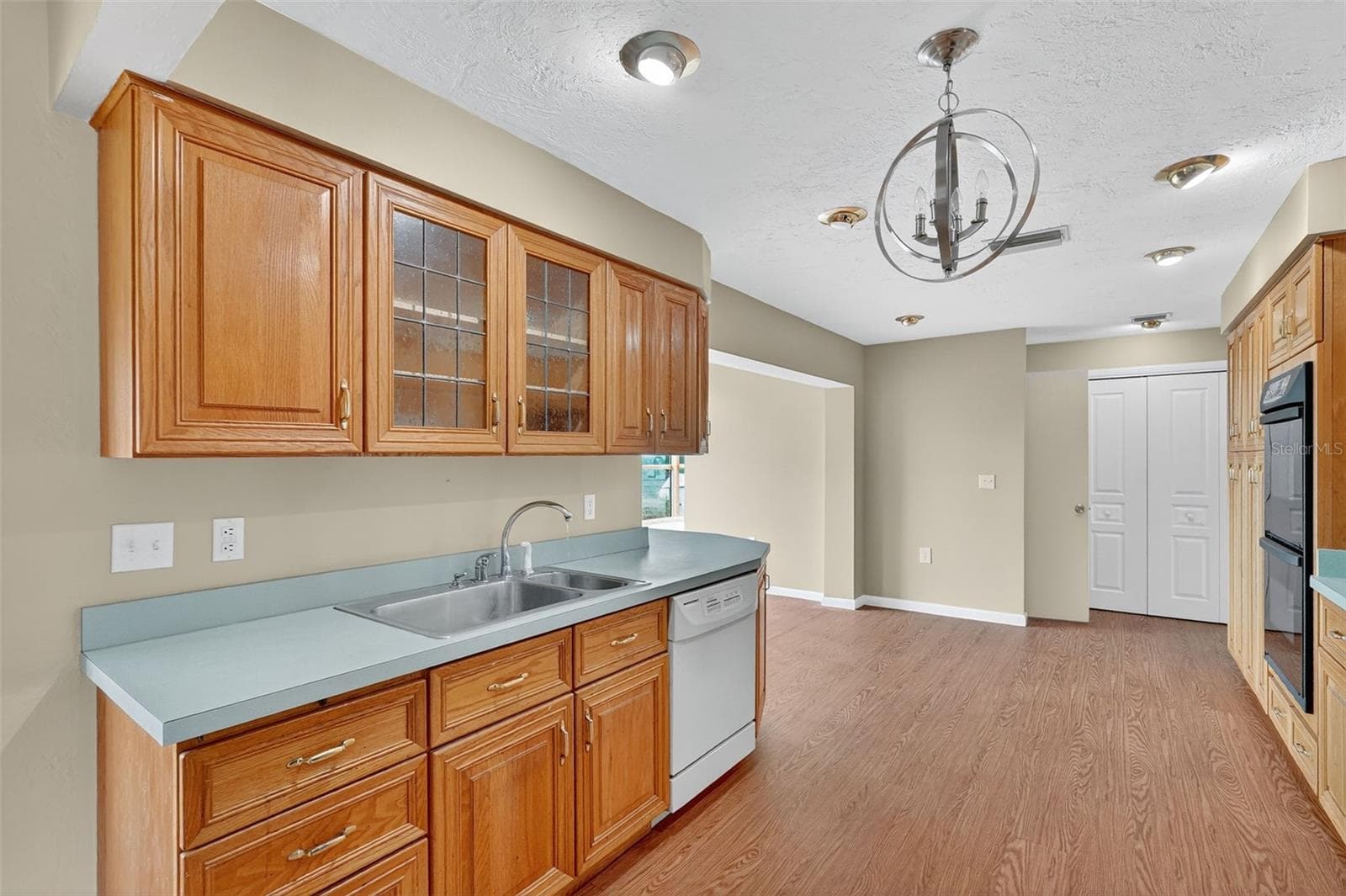 553 BUTTONBUSH DRIVE — photo 32 of 46