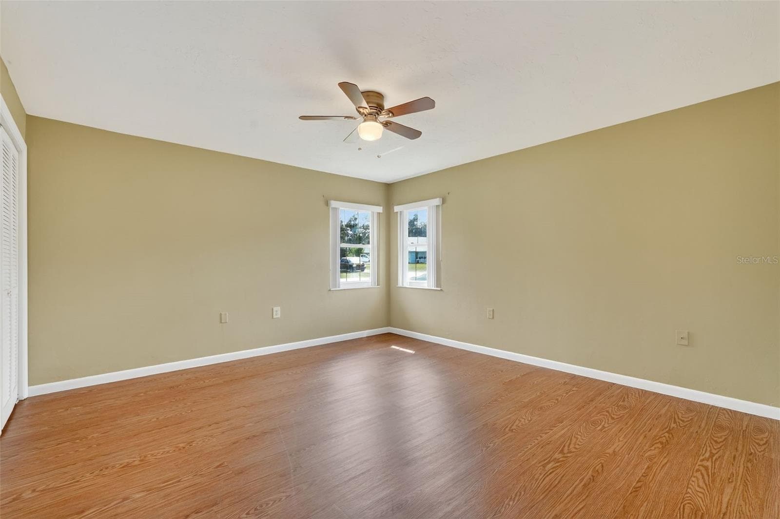 553 BUTTONBUSH DRIVE — photo 17 of 46