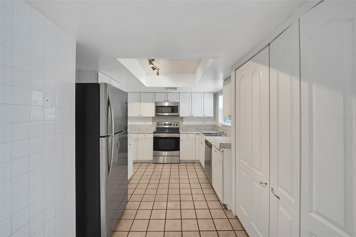 461 BOXWOOD COURT — photo 13 of 37