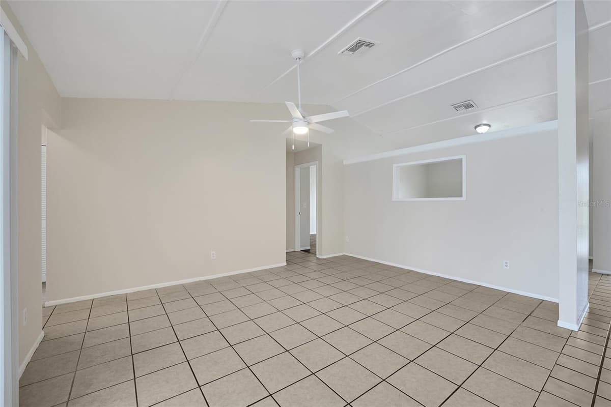 461 BOXWOOD COURT — photo 12 of 37