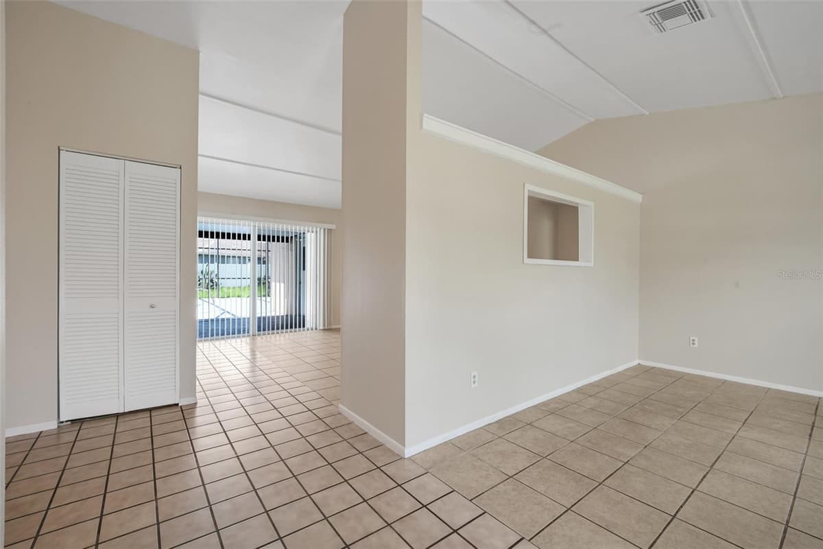 461 BOXWOOD COURT — photo 7 of 37
