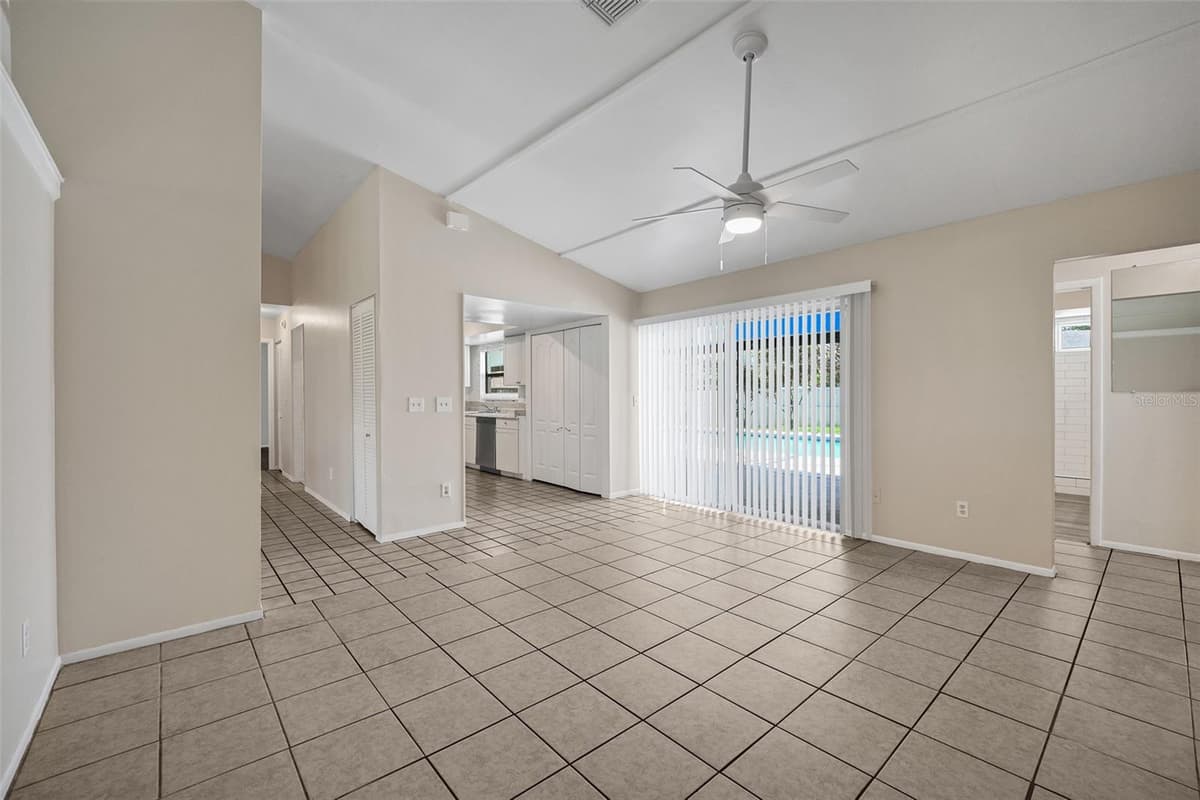 461 BOXWOOD COURT — photo 11 of 37