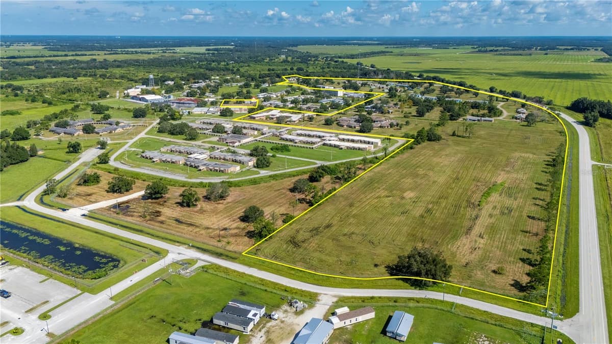 6000 SE HWY 31 — photo 7 of 41
