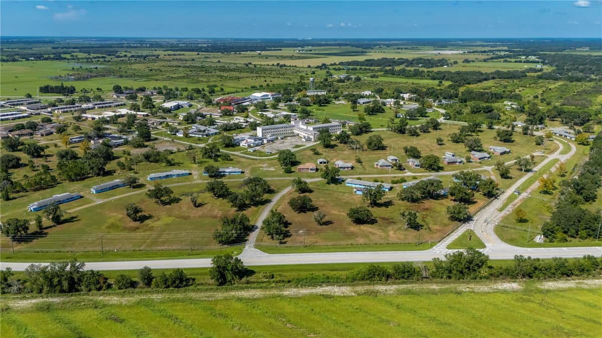 6000 SE HWY 31 — photo 13 of 41