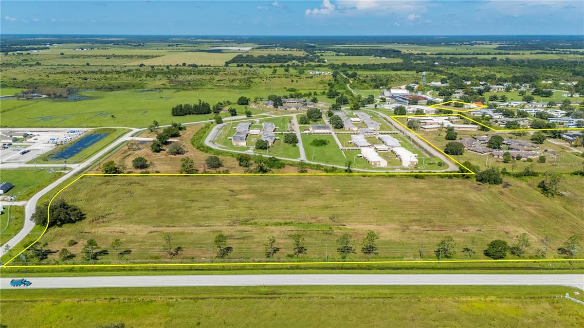 6000 SE HWY 31 — photo 10 of 41