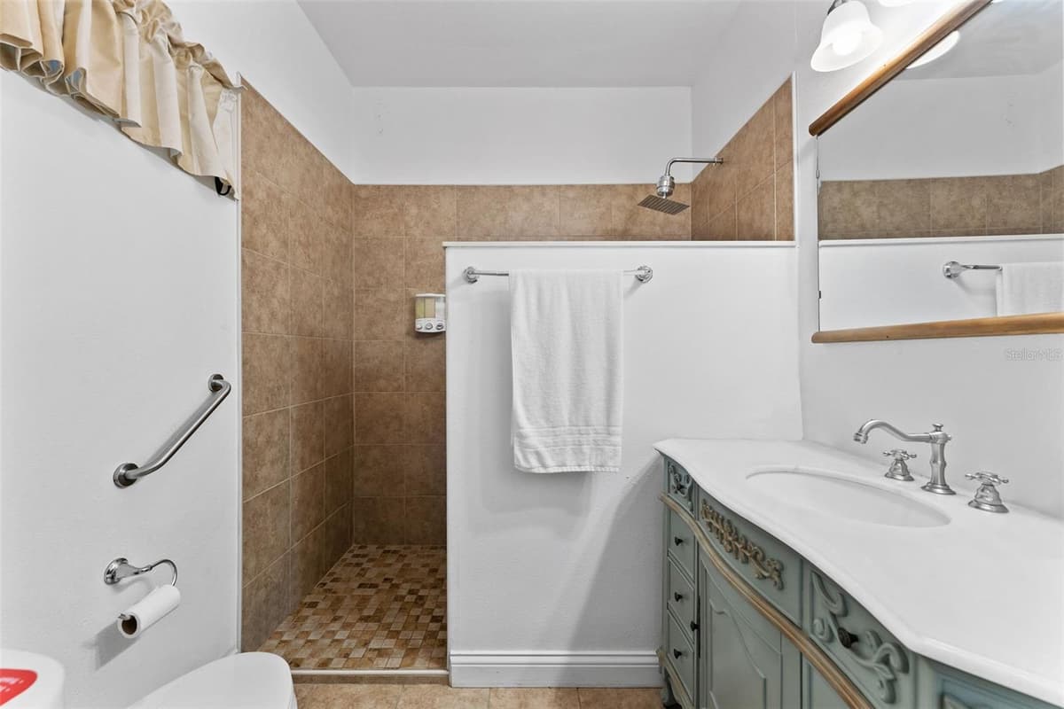 1500 MAPLE STREET — photo 54 of 96