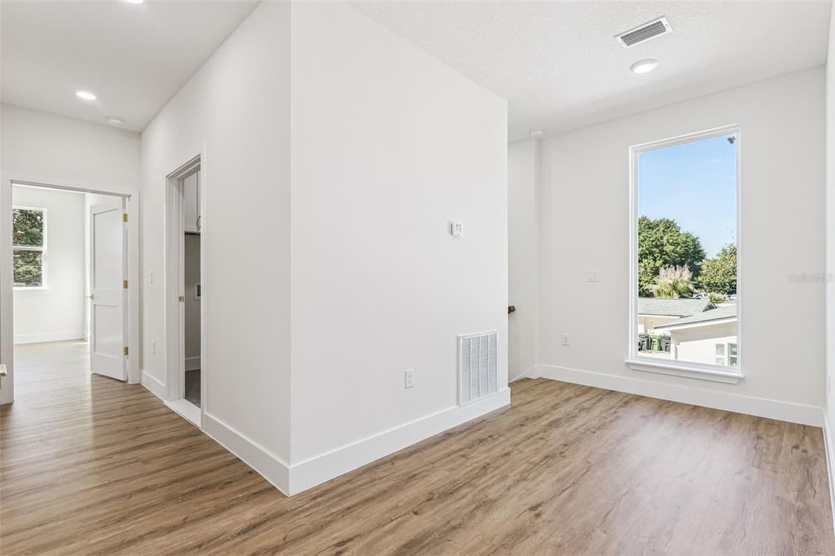 1615 IDAHO AVENUE — photo 34 of 52