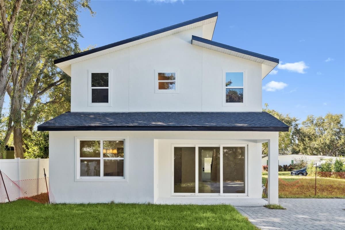 1615 IDAHO AVENUE — photo 5 of 52