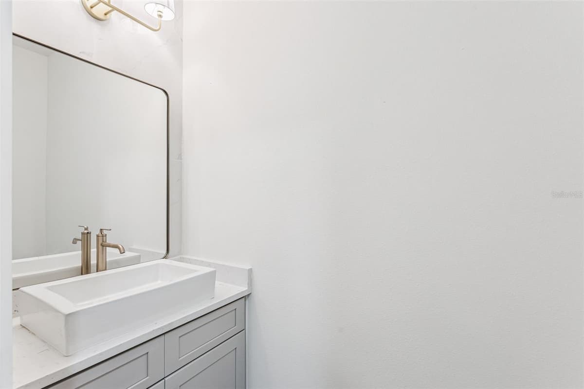 1615 IDAHO AVENUE — photo 12 of 52