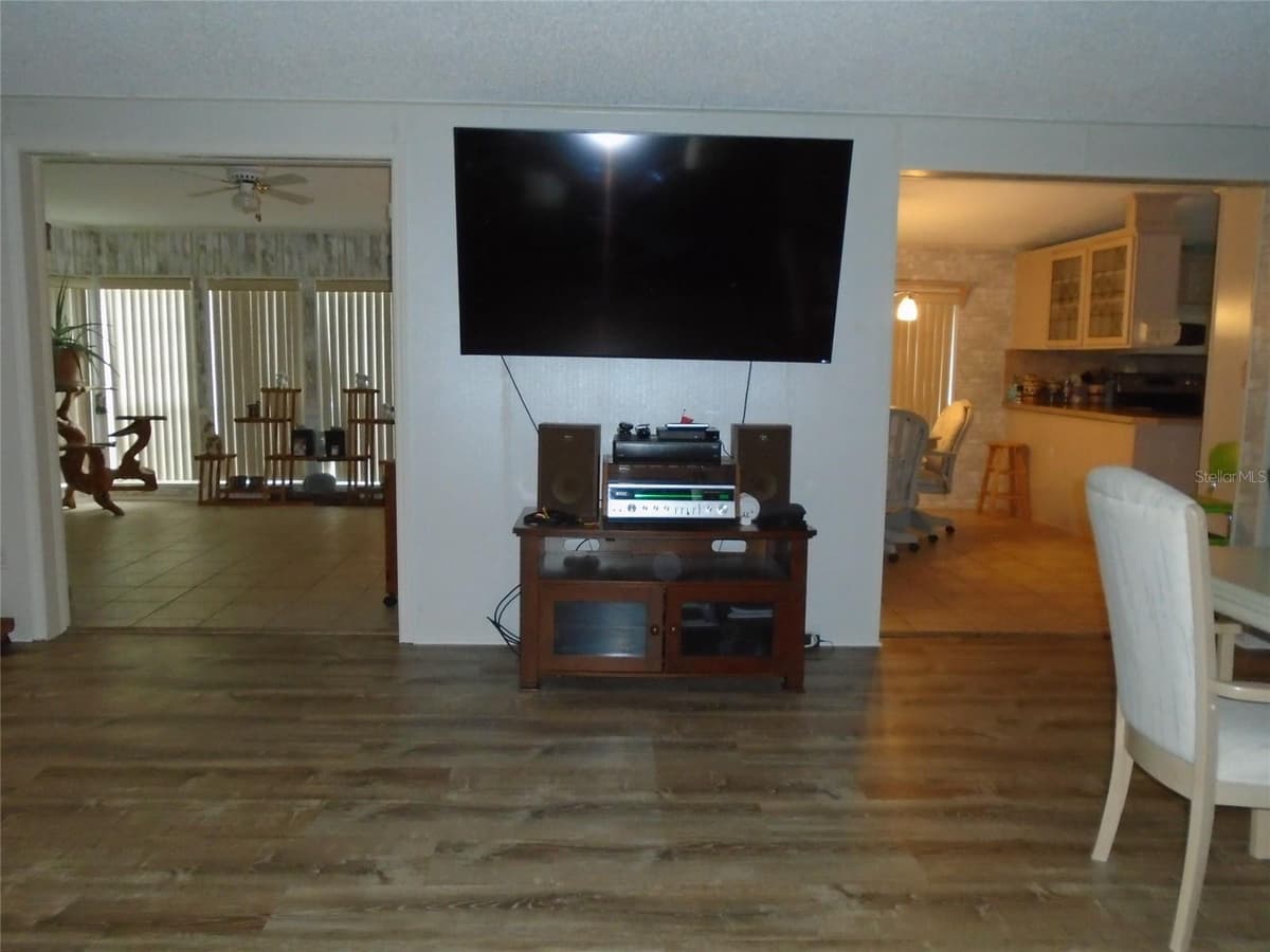 5559 42ND PLACE — photo 35 of 48