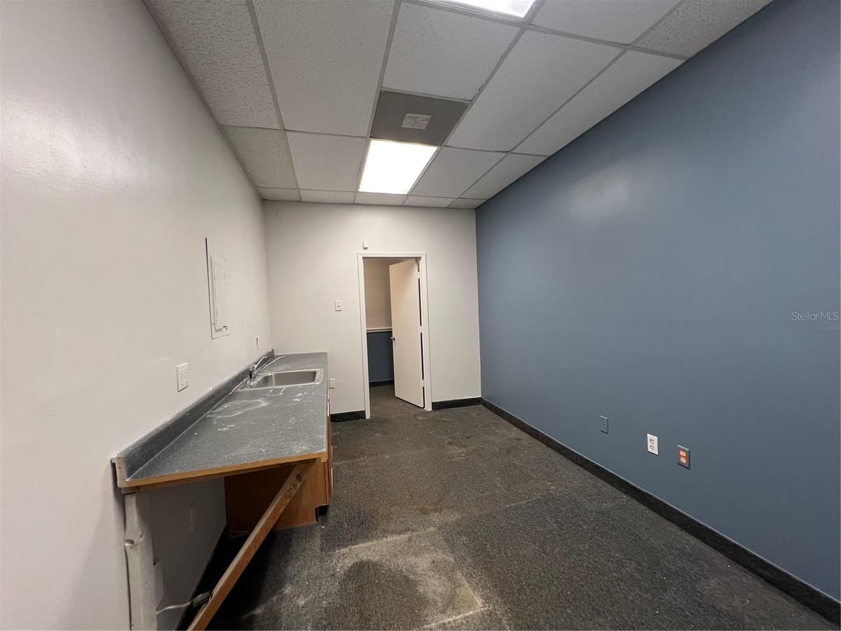 1173 SPRING CENTRE SOUTH BOULEVARD — photo 15 of 15