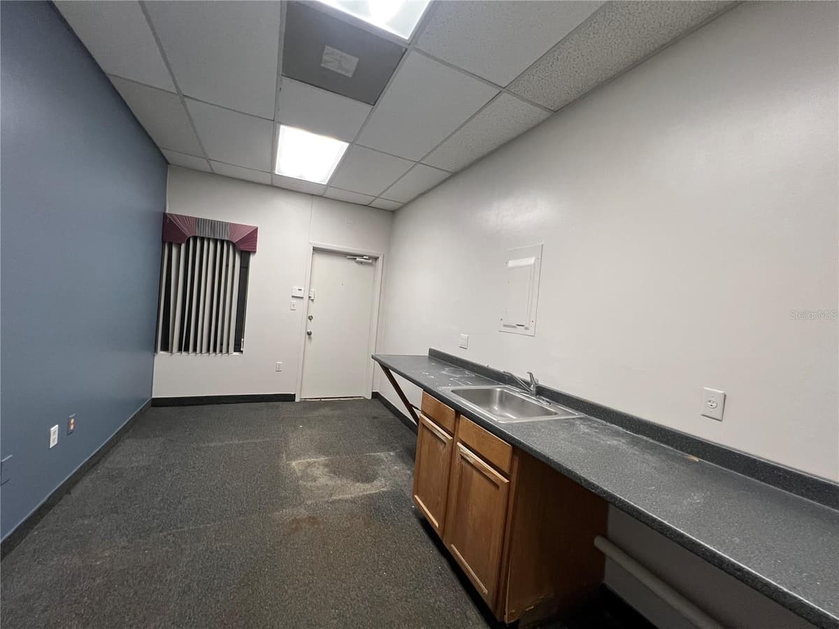 1173 SPRING CENTRE SOUTH BOULEVARD — photo 14 of 15