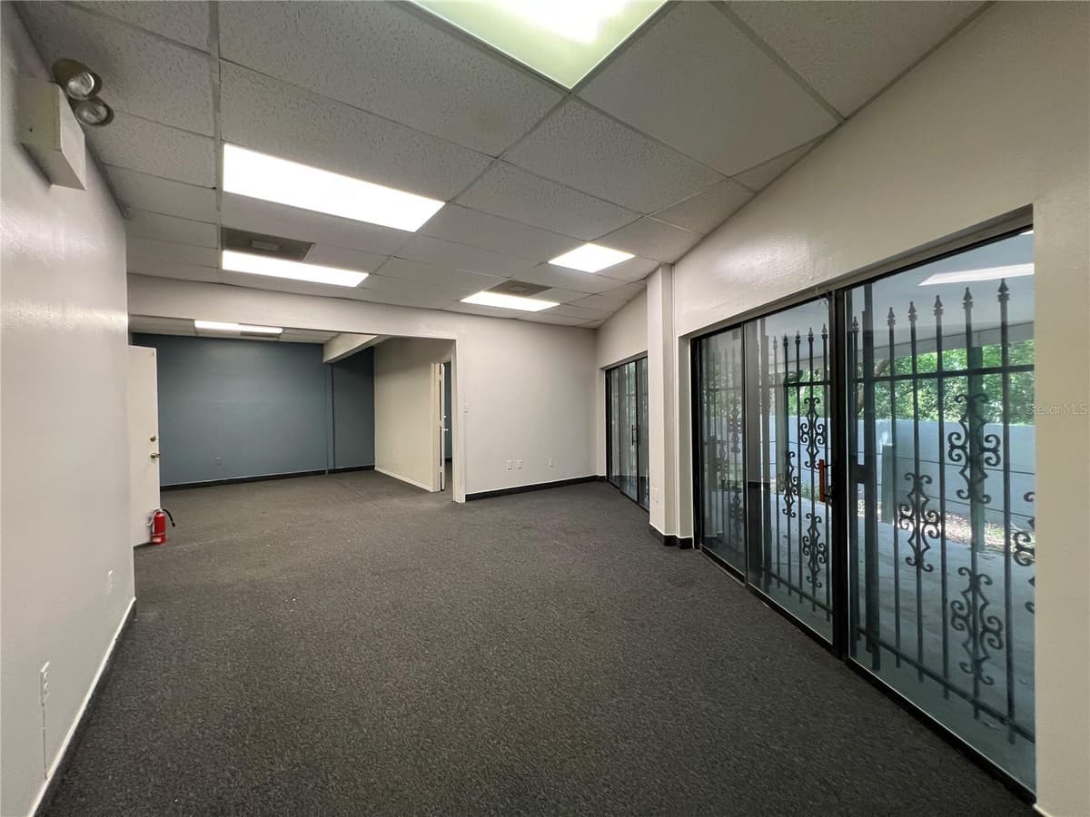 1173 SPRING CENTRE SOUTH BOULEVARD — photo 11 of 15