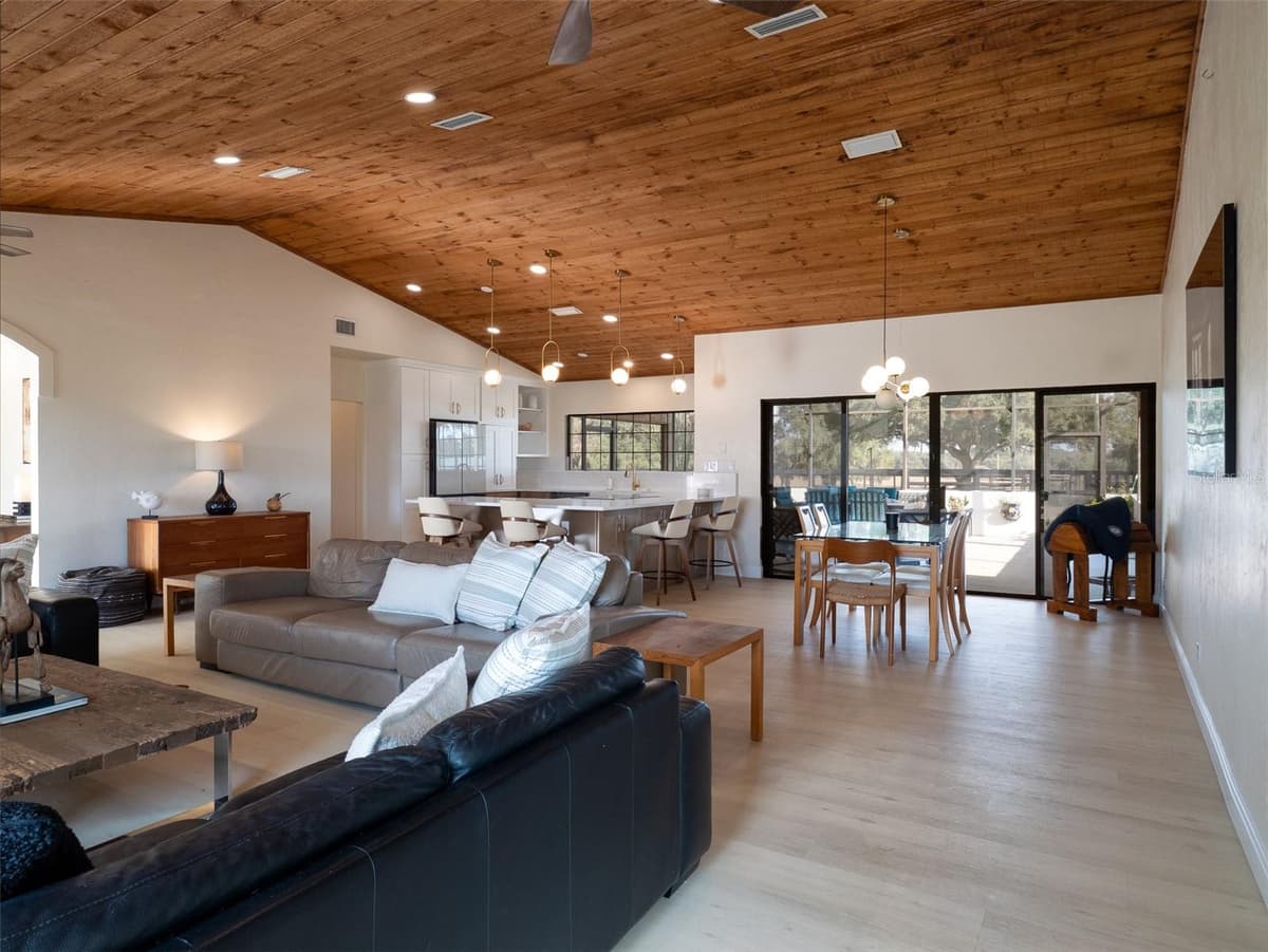 15939 162ND TERRACE — photo 8 of 36