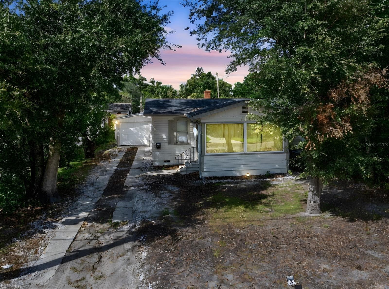 111 KING STREET — photo 1 of 49