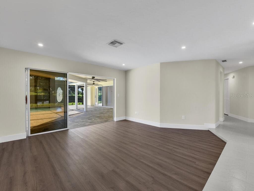 491 CYPRESS WAY — photo 3 of 44
