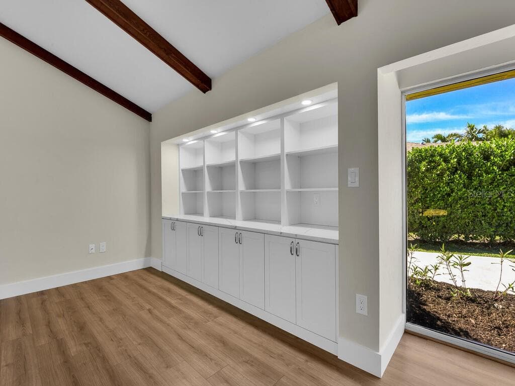 491 CYPRESS WAY — photo 5 of 44