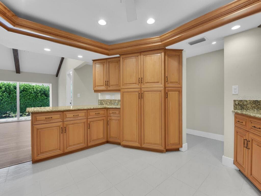 491 CYPRESS WAY — photo 8 of 44