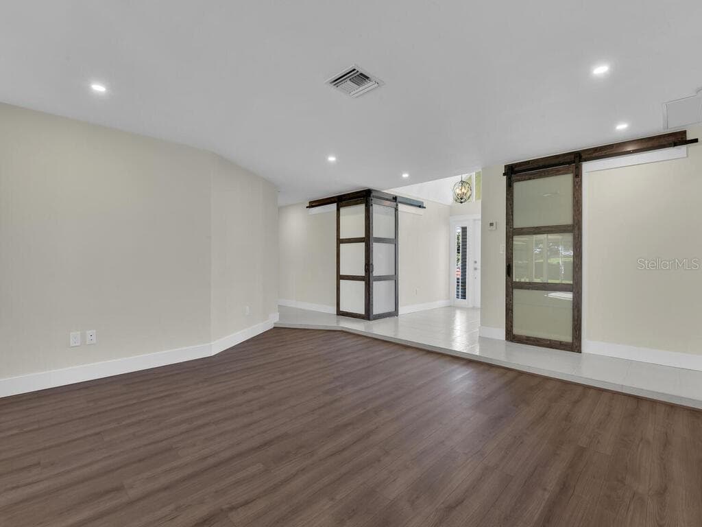 491 CYPRESS WAY — photo 13 of 44