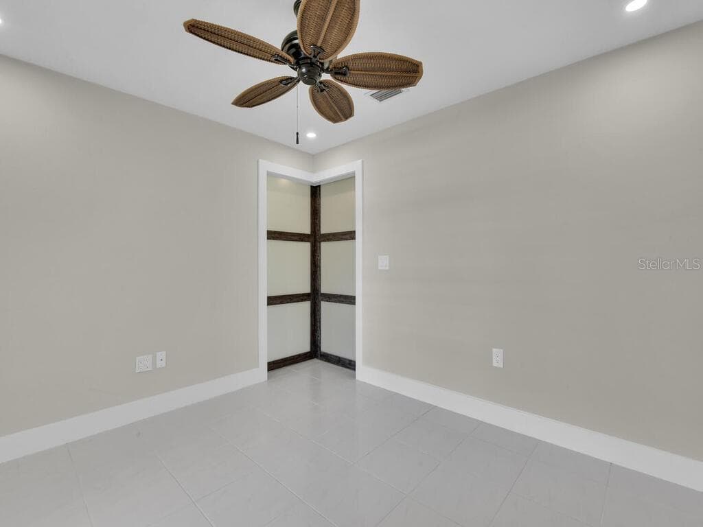 491 CYPRESS WAY — photo 16 of 44