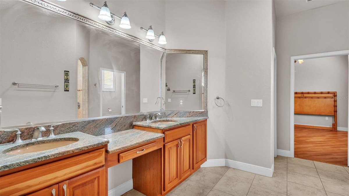 402 CRUISERS DRIVE — photo 19 of 33