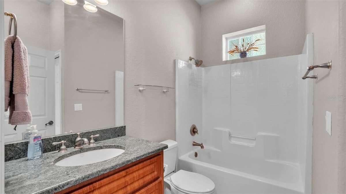 402 CRUISERS DRIVE — photo 11 of 33