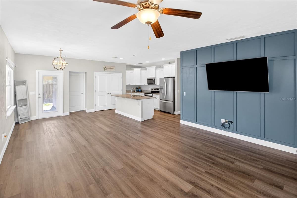16659 192ND TERRACE — photo 4 of 36