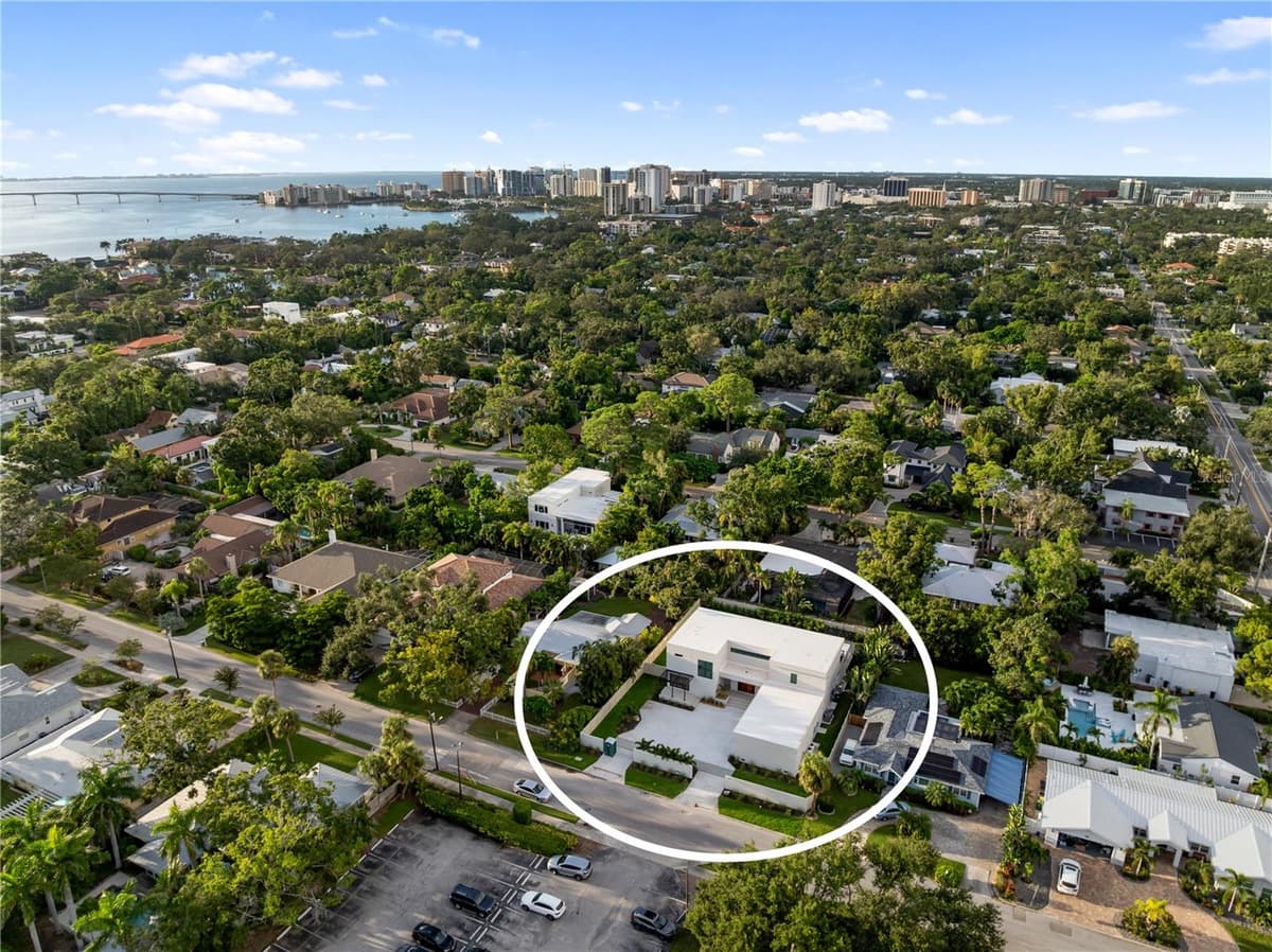 1759 WALDEMERE STREET — photo 4 of 96