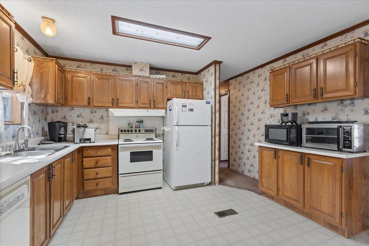 4945 358 HIGHWAY — photo 8 of 36