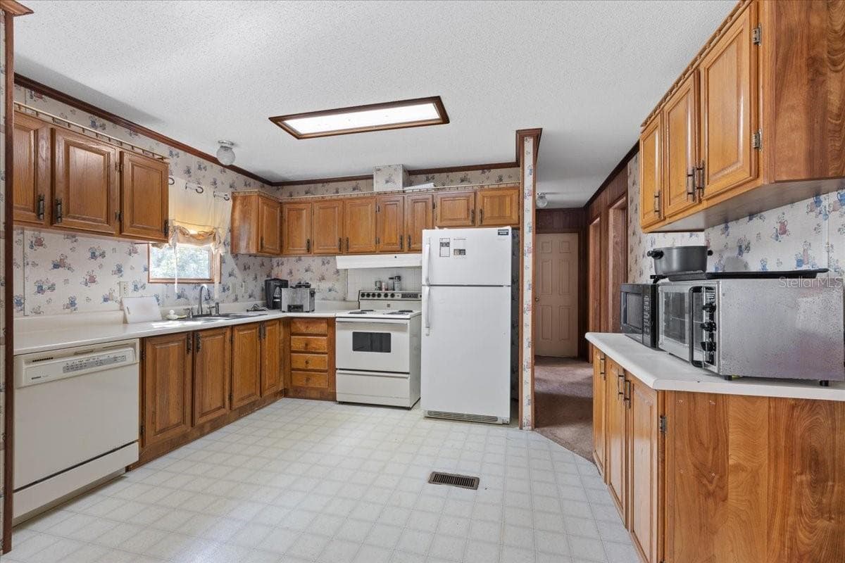 4945 358 HIGHWAY — photo 7 of 36