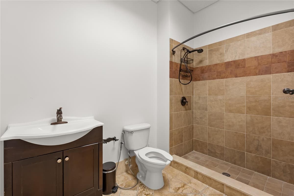 201 SPECIALTY POINT — photo 20 of 24