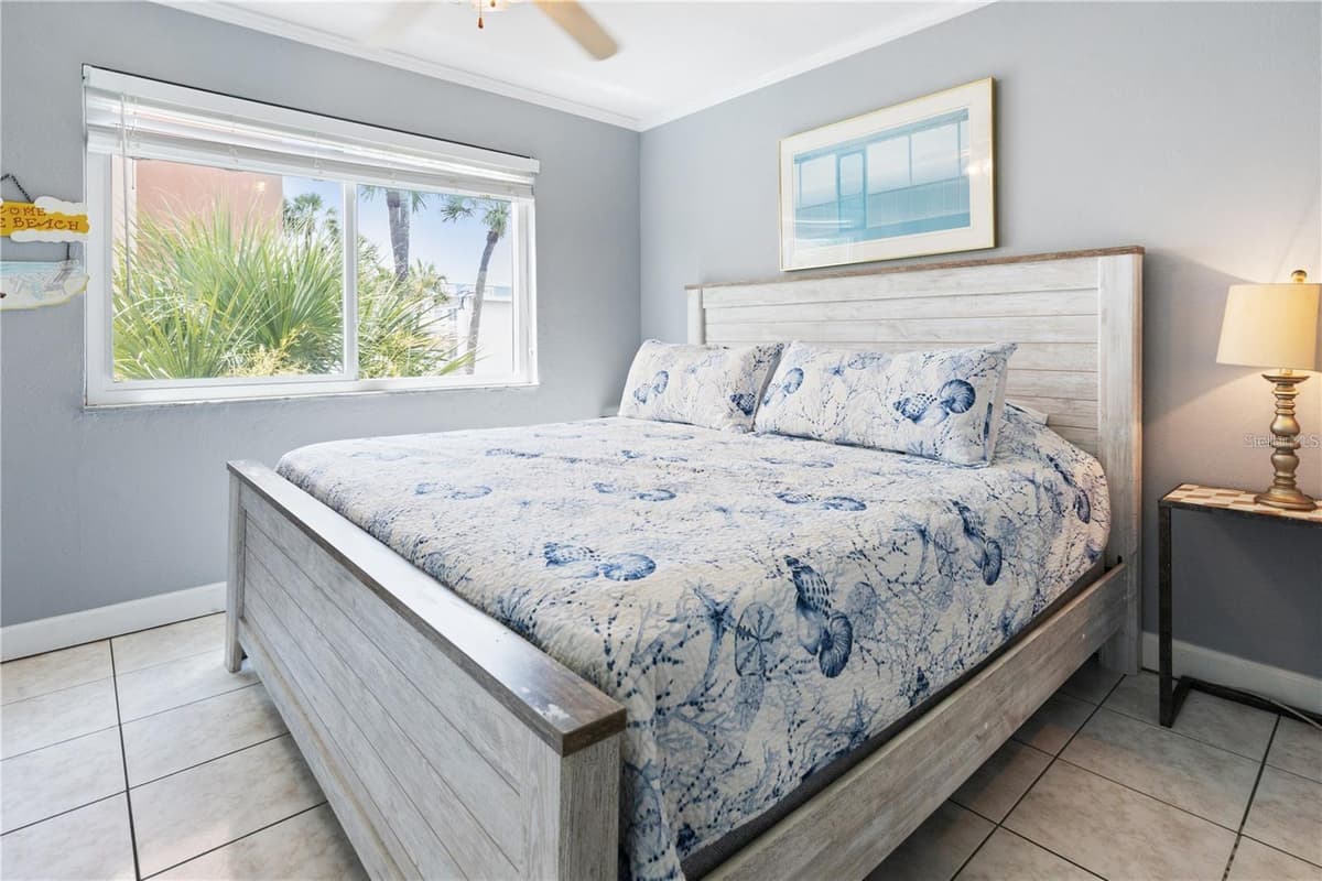 17300 GULF BOULEVARD — photo 8 of 15